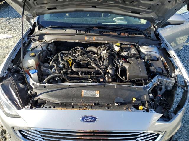 3FA6P0HDXLR143660 - 2020 FORD FUSION SE SILVER photo 11