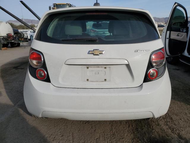 1G1JA6SHXF4138579 - 2015 CHEVROLET SONIC LS WHITE photo 6