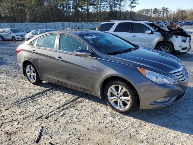 5NPEC4AC8DH574450 - 2013 HYUNDAI SONATA SE GRAY photo 4