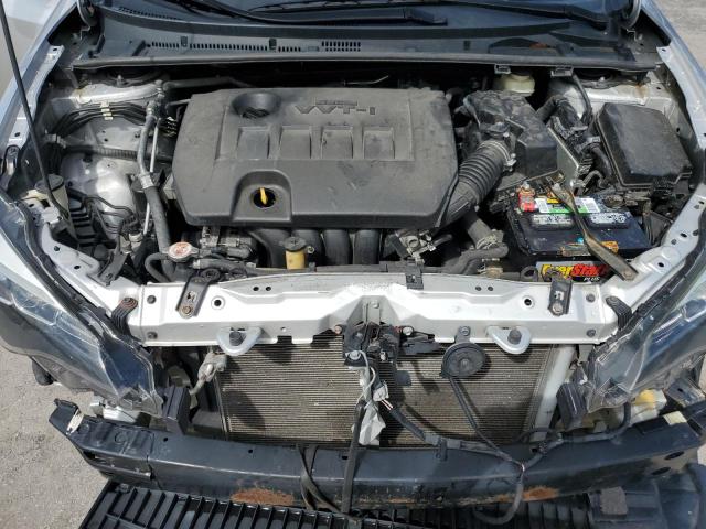 5YFBURHE2JP738990 - 2018 TOYOTA COROLLA L SILVER photo 11