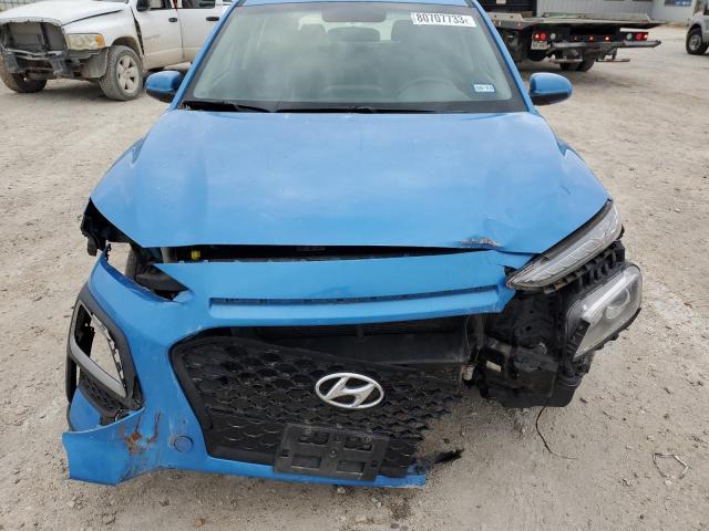 KM8K1CAA0JU179807 - 2018 HYUNDAI KONA SE BLUE photo 11