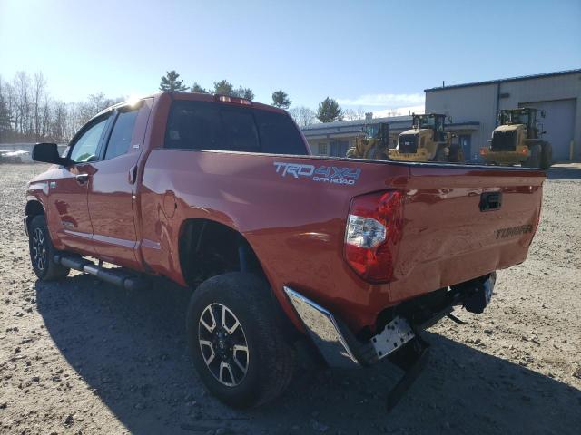 5TFUY5F17JX768297 - 2018 TOYOTA TUNDRA DOUBLE CAB SR/SR5 ORANGE photo 2