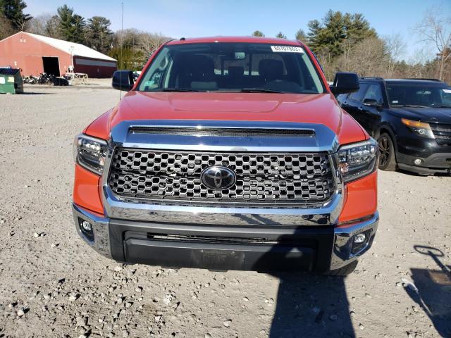 5TFUY5F17JX768297 - 2018 TOYOTA TUNDRA DOUBLE CAB SR/SR5 ORANGE photo 5