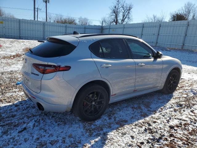 ZASPAKBN1L7C98688 - 2020 ALFA ROMEO STELVIO TI Күміс фото 3