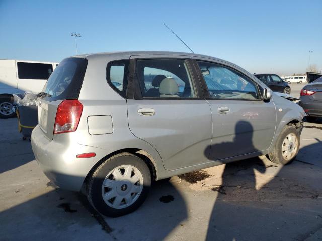 KL1TD62605B456055 - 2005 CHEVROLET AVEO BASE SILVER photo 3