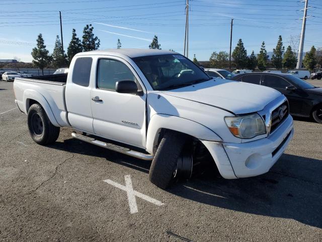 5TETU62NX5Z043409 - 2005 TOYOTA TACOMA PRERUNNER ACCESS CAB WHITE photo 4