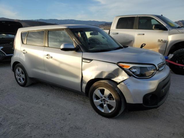 KNDJN2A24H7466759 - 2017 KIA SOUL SILVER photo 4