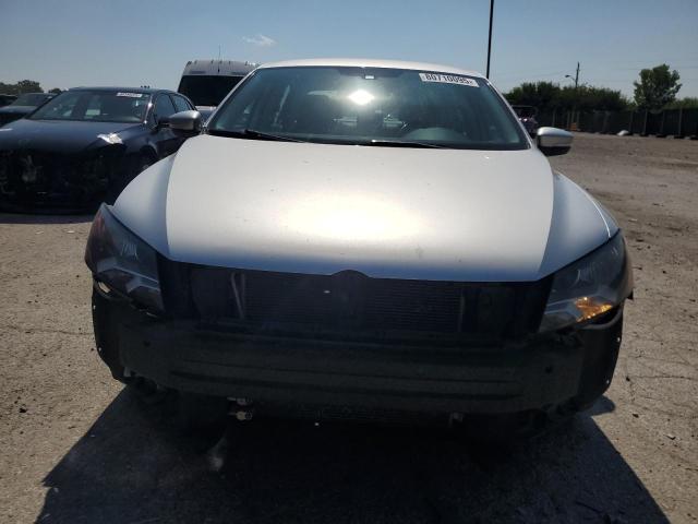 1VWAT7A31FC035132 - 2015 VOLKSWAGEN PASSAT S ვერცხლისფერი ფოტო 5