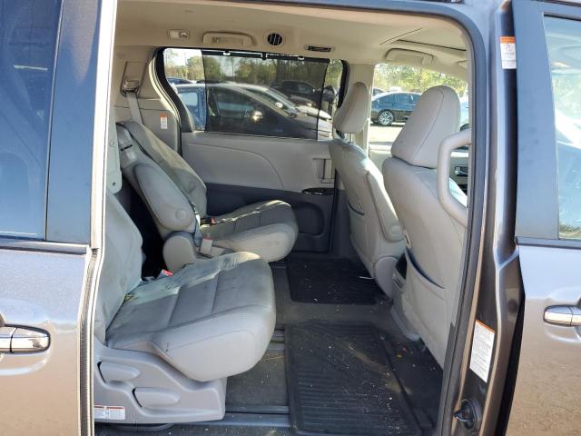 5TDYZ3DC0HS798507 - 2017 TOYOTA SIENNA XLE TAN photo 10