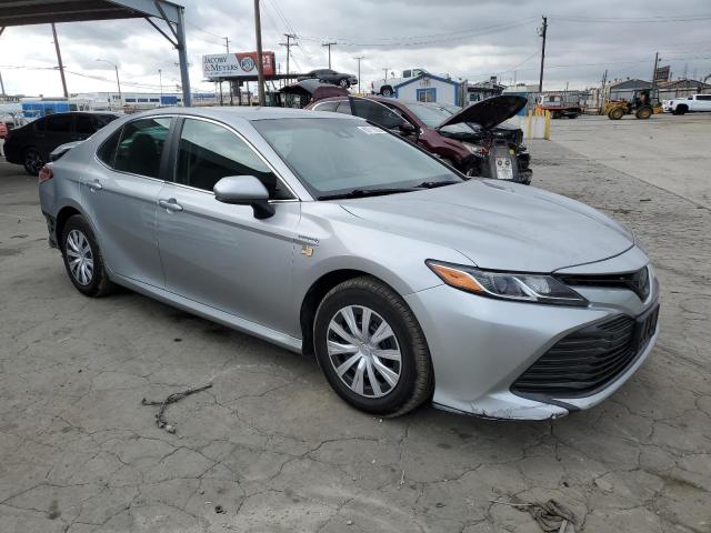 4T1B31HK8JU504362 - 2018 TOYOTA CAMRY LE SILVER photo 4