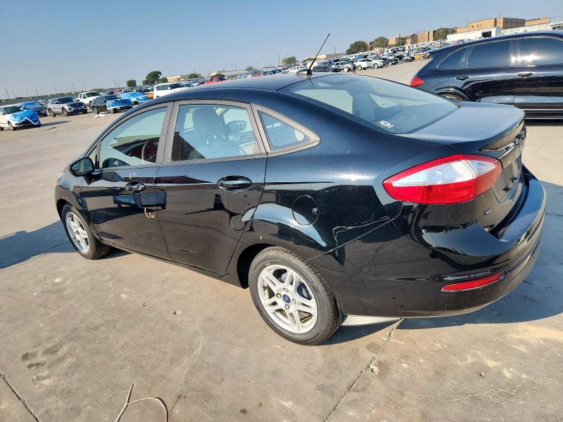 3FADP4BJXJM122248 - 2018 FORD FIESTA SE BLACK photo 2