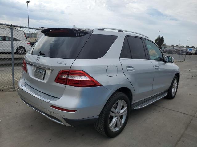 4JGDA5HB0DA245894 - 2013 MERCEDES-BENZ ML 350 4MATIC SILVER photo 3
