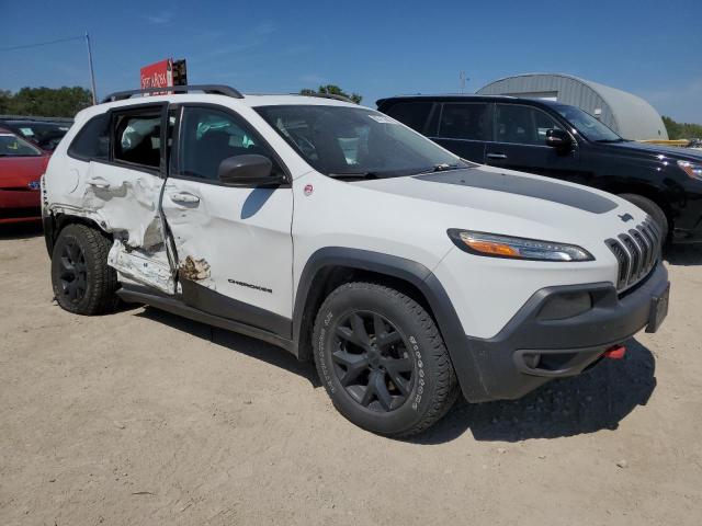 1C4PJMBS8GW154240 - 2016 JEEP CHEROKEE TRAILHAWK WHITE photo 4