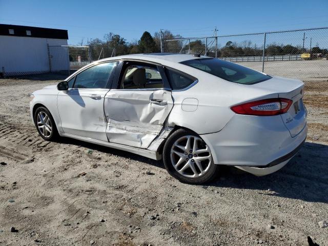 3FA6P0HR4DR158460 - 2013 FORD FUSION SE WHITE photo 2