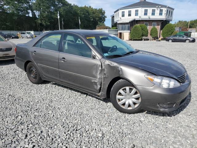 4T1BE32K35U941643 - 2005 TOYOTA CAMRY LE GRAY photo 4