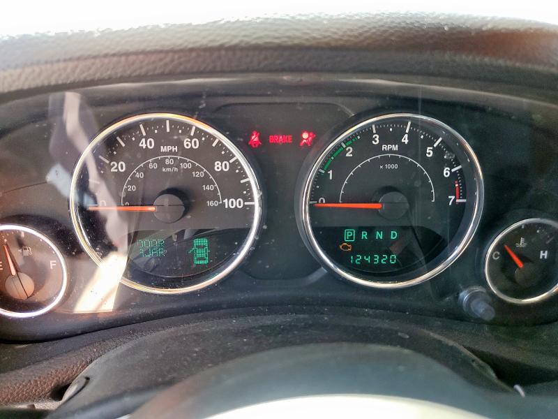 1C4HJWDG7DL690781 - 2013 JEEP WRANGLER U SPORT SILVER photo 9