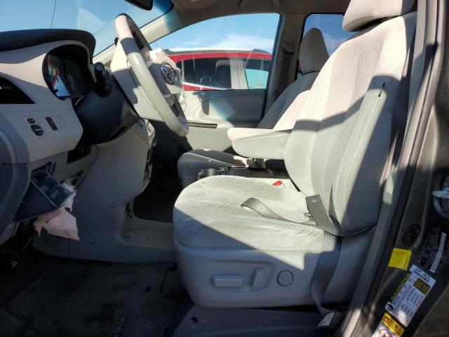 5TDKK3DC0CS219194 - 2012 TOYOTA SIENNA LE GRAY photo 7