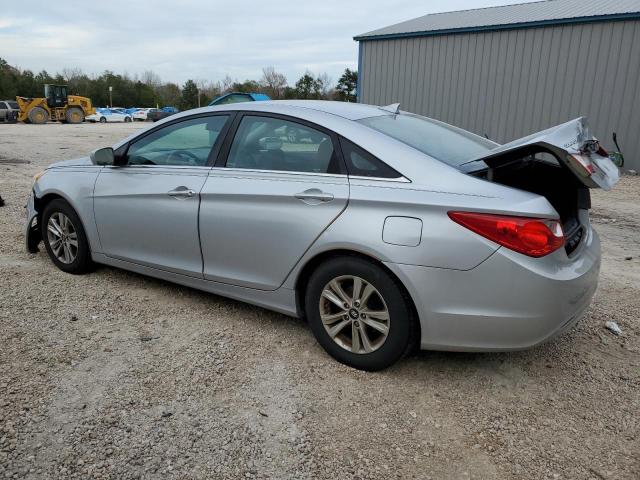 5NPEB4AC4DH725710 - 2013 HYUNDAI SONATA GLS SILVER photo 2