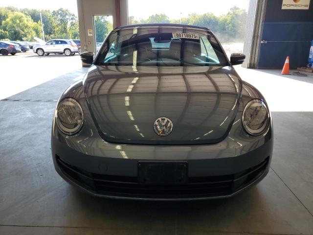 3VW5P7AT2DM821636 - 2013 VOLKSWAGEN BEETLE GRAY photo 5