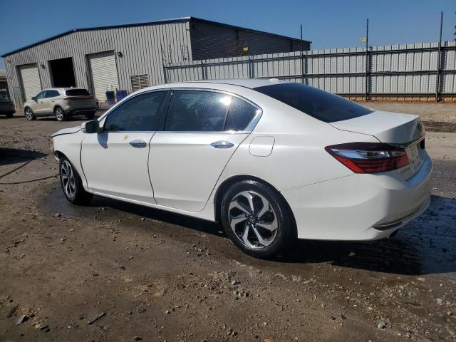 1HGCR3F85HA016333 - 2017 HONDA ACCORD EXL WHITE photo 2