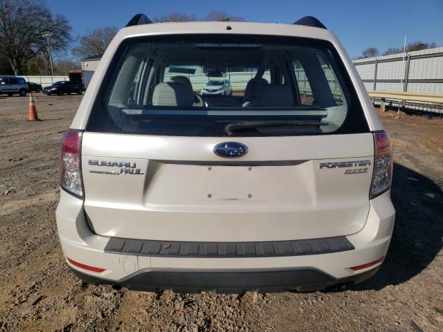 JF2SH6BC4AH765017 - 2010 SUBARU FORESTER XS Weiß Foto 6