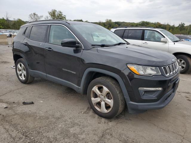 3C4NJDBB0JT131555 - 2018 JEEP COMPASS LATITUDE Noir photo 4
