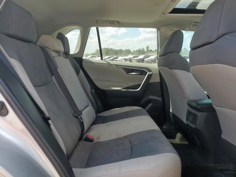 2T3W1RFV1PW288521 - 2023 TOYOTA RAV4 XLE SILVER photo 11