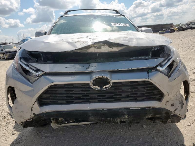 2T3W1RFV1PW288521 - 2023 TOYOTA RAV4 XLE SILVER photo 5