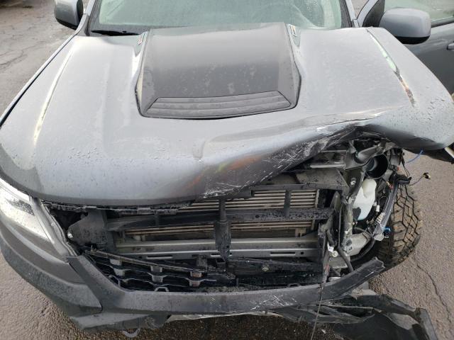 1GCPTEE19J1257982 - 2018 CHEVROLET COLORADO ZR2 GRAY photo 11