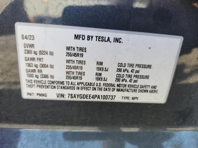 7SAYGDEE4PA100737 - 2023 TESLA MODEL Y Silber Foto 13