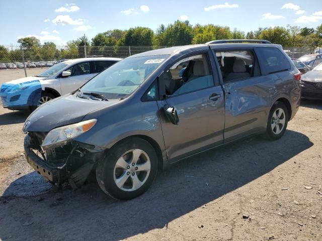 2016 TOYOTA SIENNA LE, 