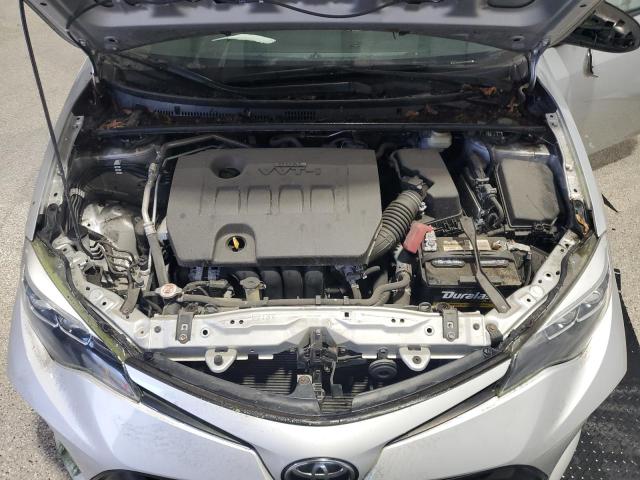 2T1BURHEXJC026954 - 2018 TOYOTA COROLLA L Gümüş fotoğraf 11