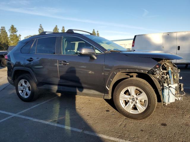 2T3W1RFV1LC079775 - 2020 TOYOTA RAV4 XLE GRAY photo 4