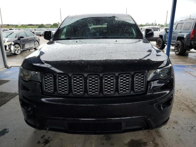 1C4RJFAG3JC376971 - 2018 JEEP GRAND CHER LAREDO أسود صورة 5