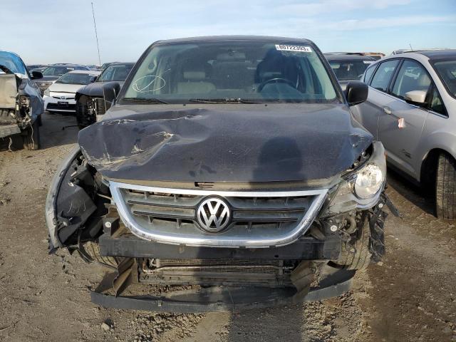 2V4RW4DG1BR739929 - 2011 VOLKSWAGEN ROUTAN S BLACK photo 5