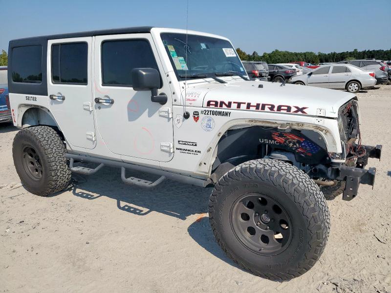 1C4BJWDG2FL711447 - 2015 JEEP WRANGLER U SPORT WHITE photo 4