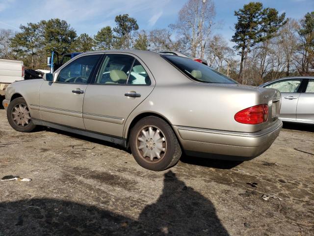 WDBJF65F1WA599589 - 1998 MERCEDES-BENZ E 320 GOLD photo 2