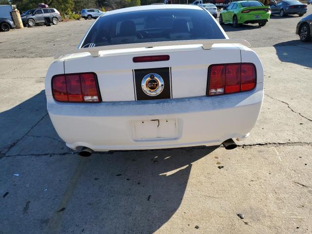 1ZVHT82HX95127315 - 2009 FORD MUSTANG GT WHITE photo 6