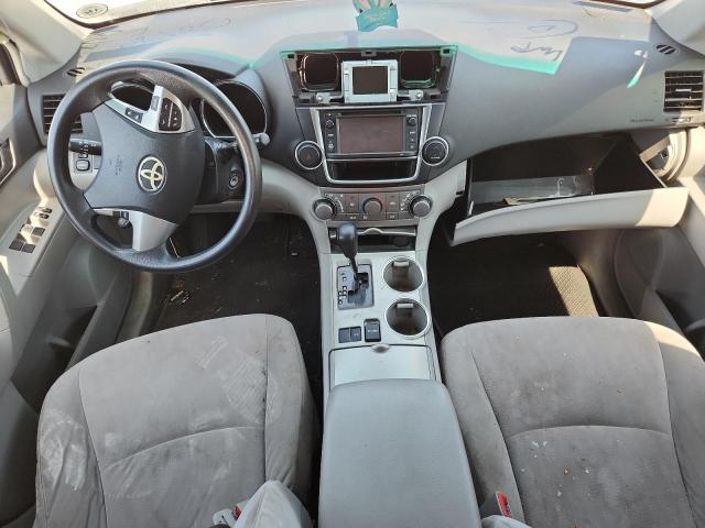 5TDZK3EH8DS089823 - 2013 TOYOTA HIGHLANDER BASE GRAY photo 8