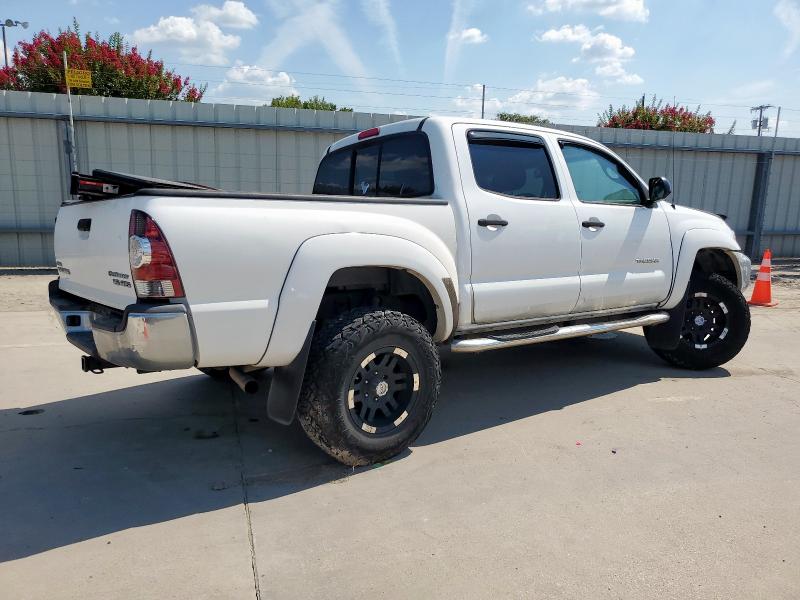 5TFJU4GN7DX031499 - 2013 TOYOTA TACOMA DOUBLE CAB PRERUNNER WHITE photo 3