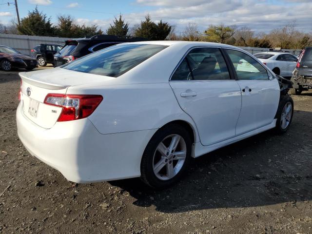 4T1BF1FK7CU543764 - 2012 TOYOTA CAMRY BASE WHITE photo 3