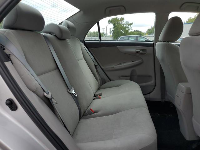 5YFBU4EE2DP154214 - 2013 TOYOTA COROLLA BASE ვერცხლისფერი ფოტო 10