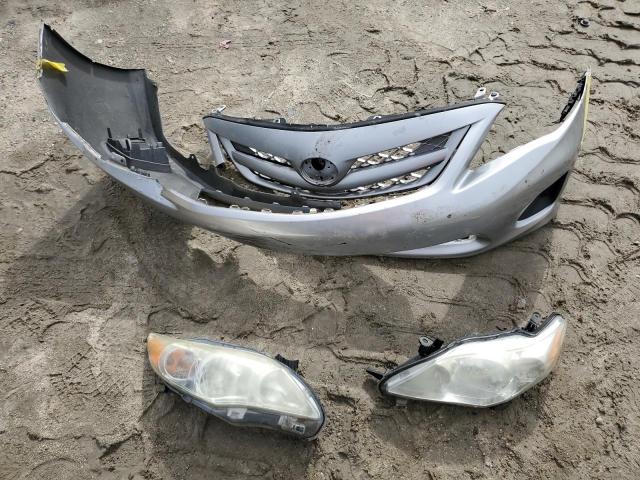 5YFBU4EE2DP154214 - 2013 TOYOTA COROLLA BASE ვერცხლისფერი ფოტო 12