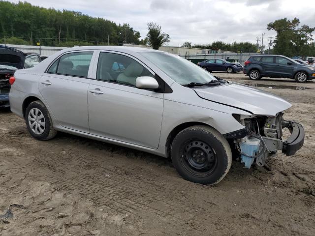 5YFBU4EE2DP154214 - 2013 TOYOTA COROLLA BASE ვერცხლისფერი ფოტო 4