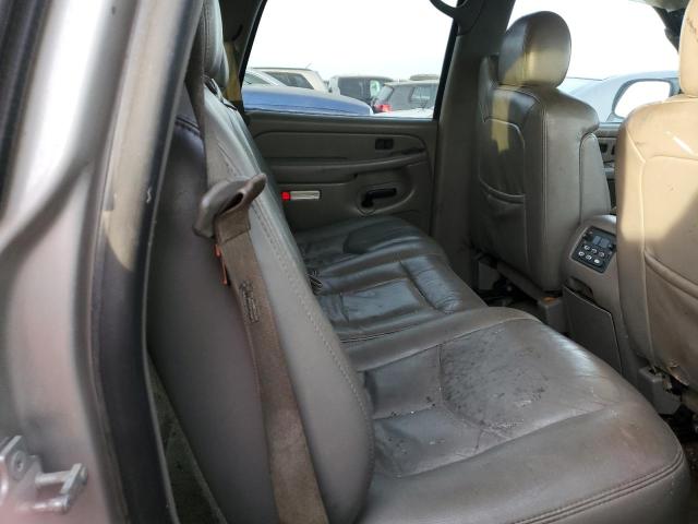 1GNEC13T44R264775 - 2004 CHEVROLET TAHOE C1500 GRAY photo 11