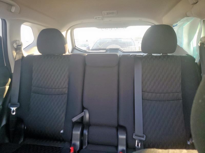 5N1AT2MT8JC816106 - 2018 NISSAN ROGUE S 白色 照片 10