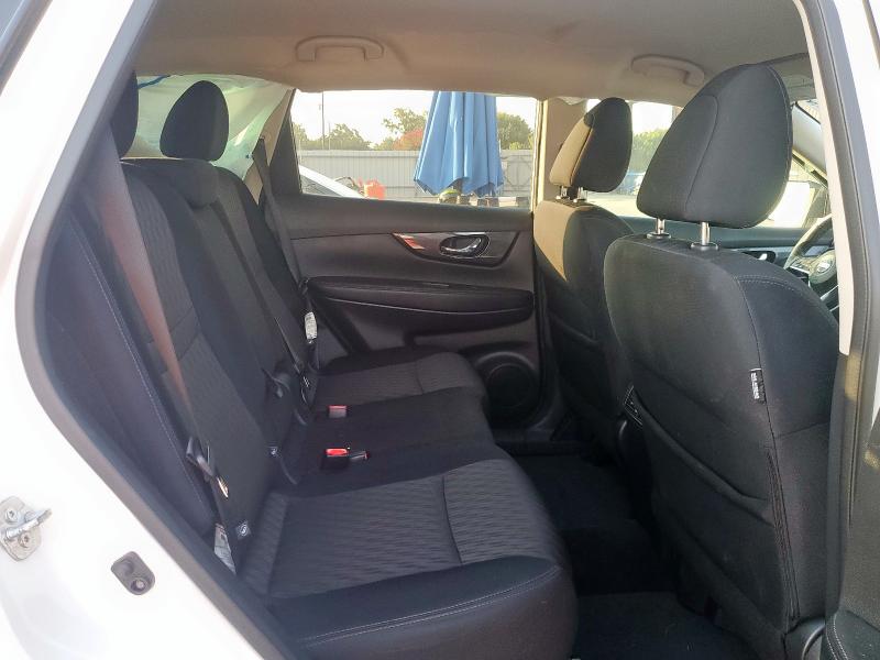 5N1AT2MT8JC816106 - 2018 NISSAN ROGUE S 白色 照片 11