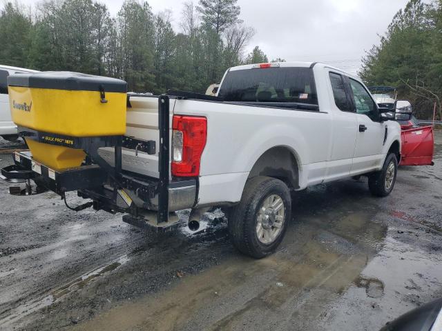 1FT7X2B6XJED06151 - 2018 FORD F250 SUPER DUTY WHITE photo 3