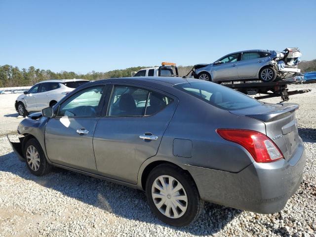 3N1CN7AP9JL886359 - 2018 NISSAN VERSA S GRAY photo 2