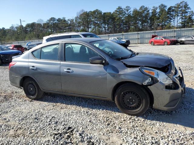 3N1CN7AP9JL886359 - 2018 NISSAN VERSA S GRAY photo 4